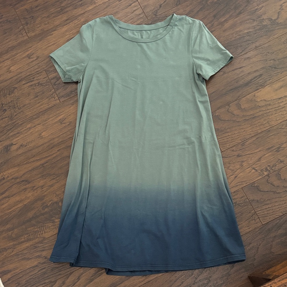 Ombre Short Sleeve Swing Shirt Dress in Sage to Navy